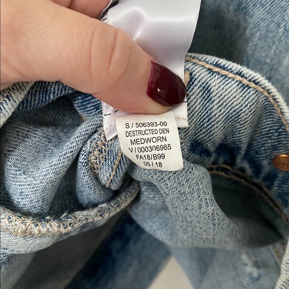 Old Navy Distressed Light-Wash Jean Jacket for Women Size M - Picture 4 of 4